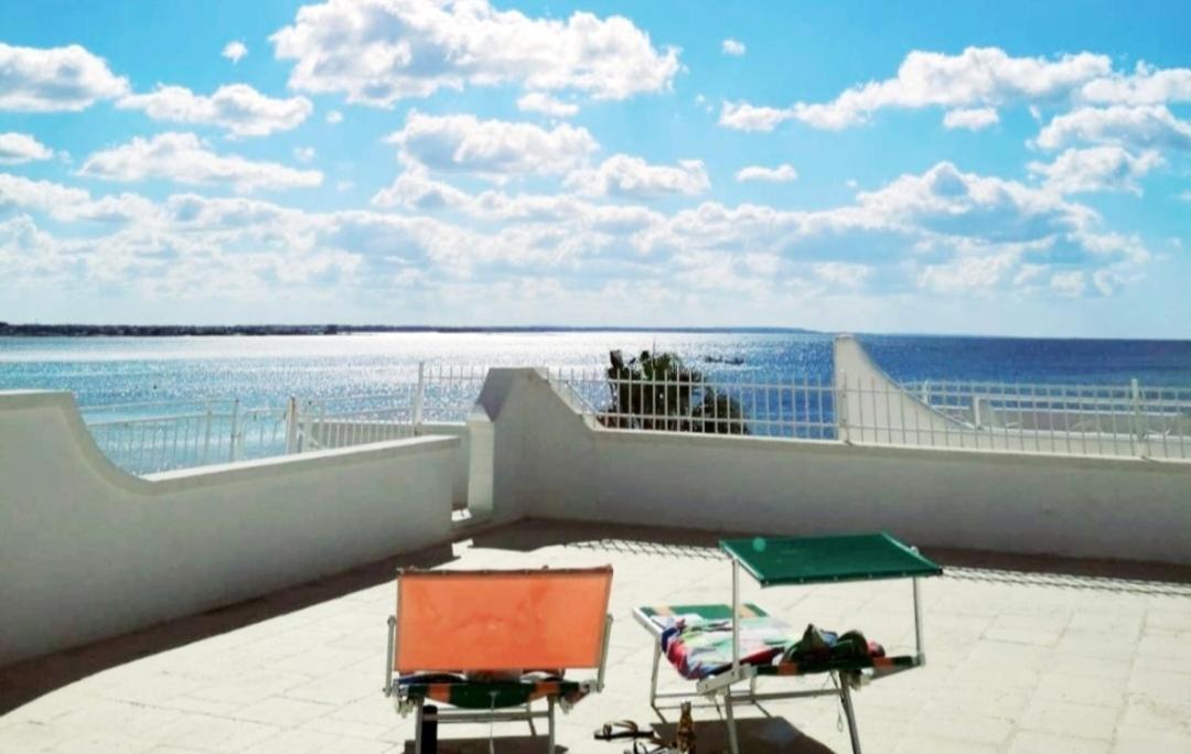 Porto Cesareo Appartamento Panoramico Fronte Mare Con Parcheggio Coperto Torre Lapillo Zewnętrze zdjęcie